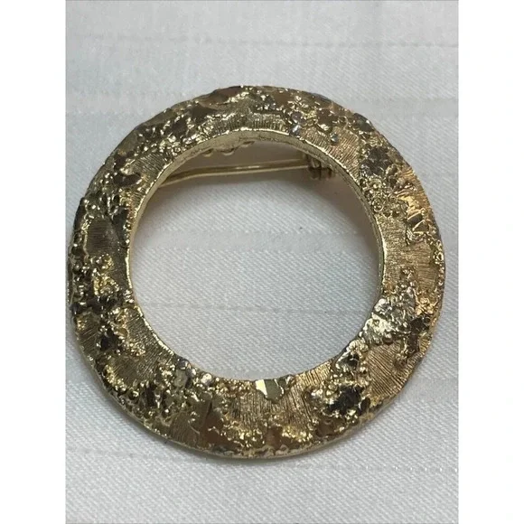 Vintage MAMSELLE Circle Gold Tone Wreath Brooch Pin - Picture 2 of 5